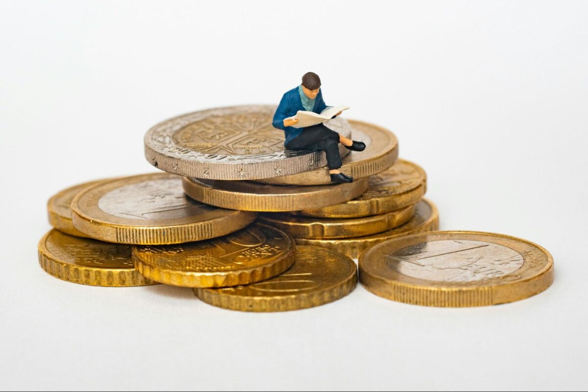 フィリピン留学中の年金・健康保険はどうなる？ケース別に手続きを解説